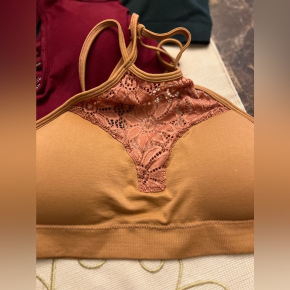 Bundle of 4 bralettes 💚🖤❤️🧡 - Picture 14 of 15